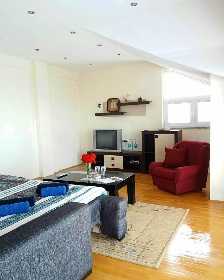 Ps Apartments - Peshtani Peštani Exteriör bild